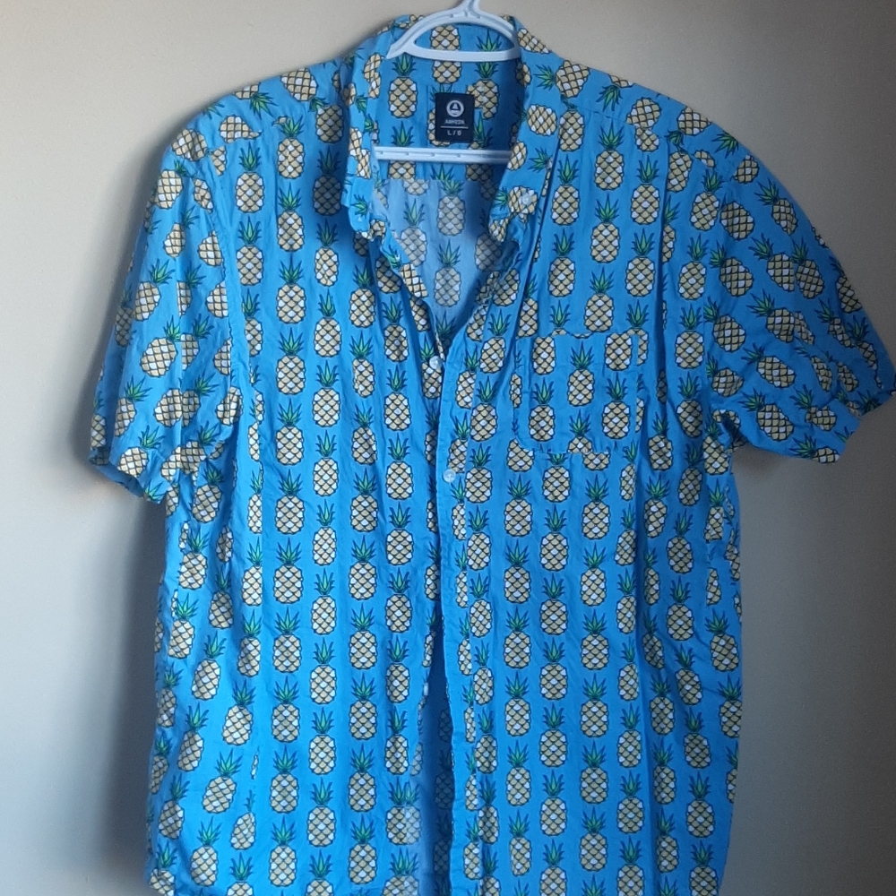 Amnesia Pineapple Shirt - Large